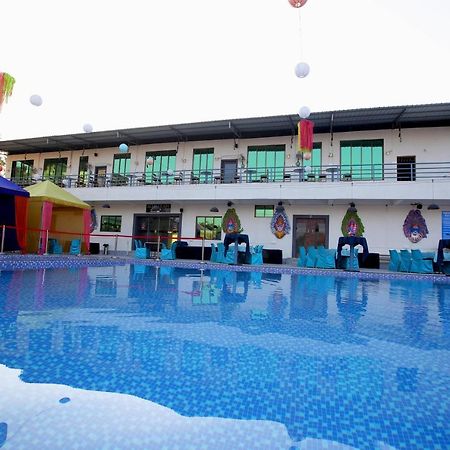 Maharaja The Royal Resort Thane Esterno foto