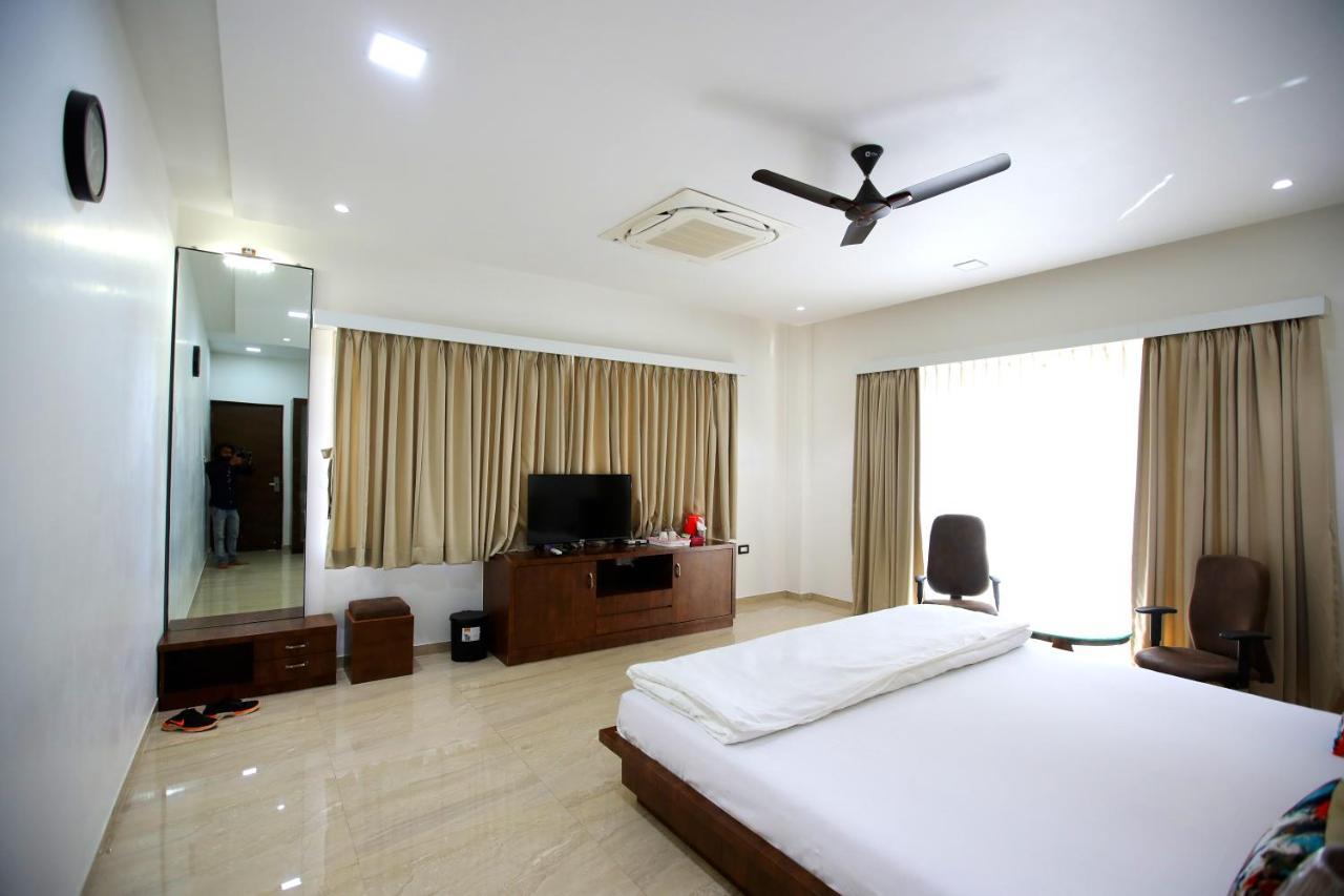 Maharaja The Royal Resort Thane Esterno foto
