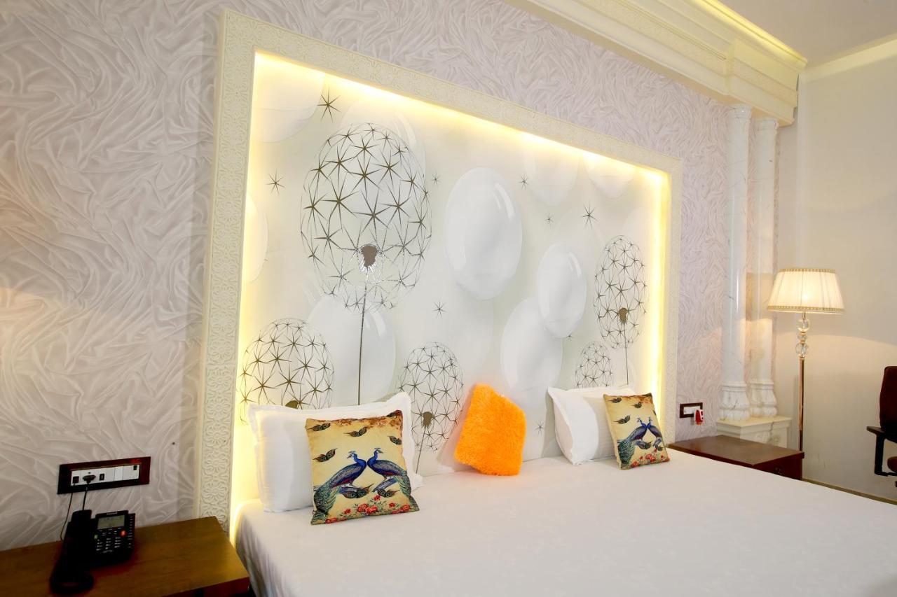 Maharaja The Royal Resort Thane Esterno foto