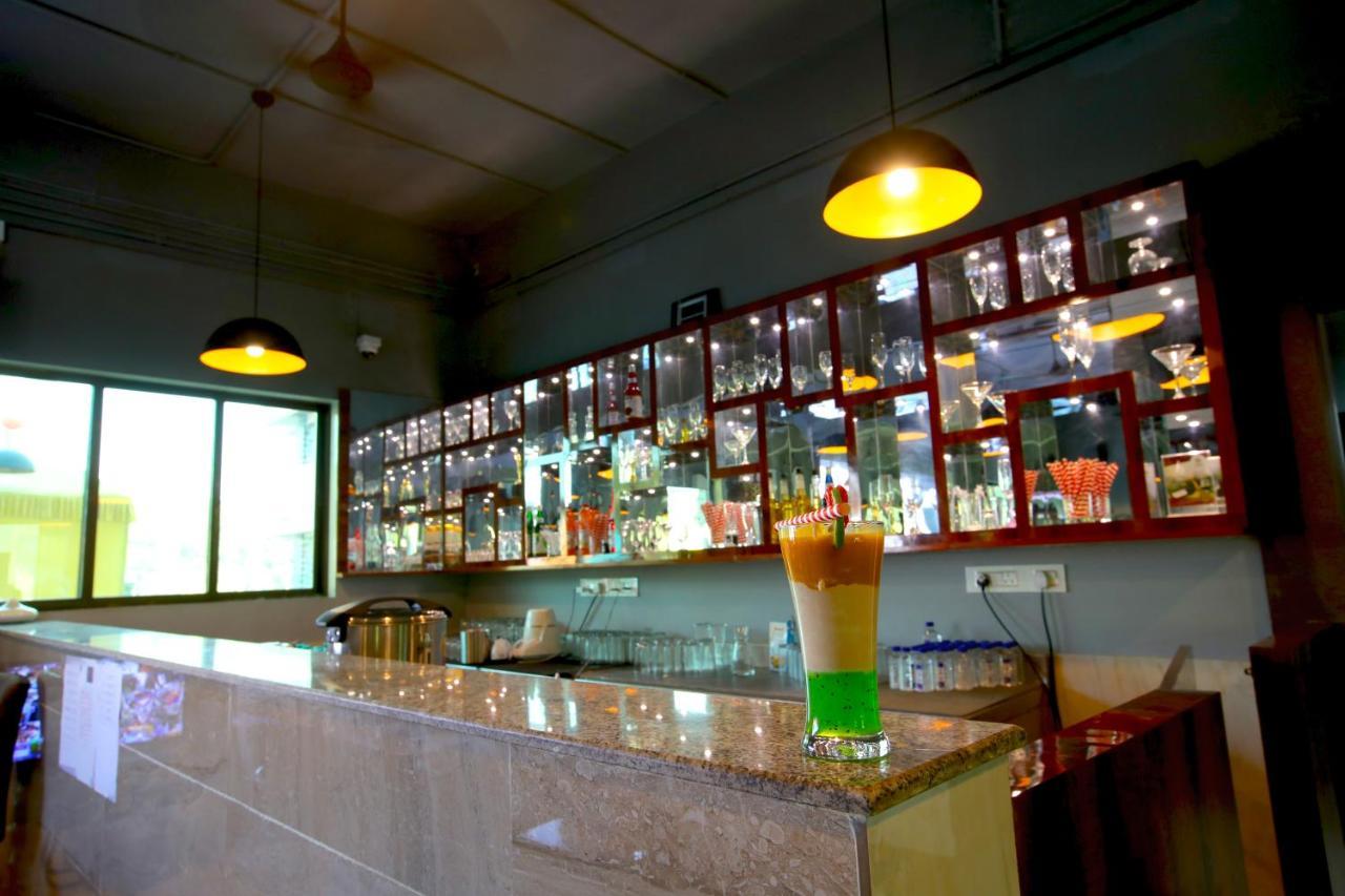 Maharaja The Royal Resort Thane Esterno foto