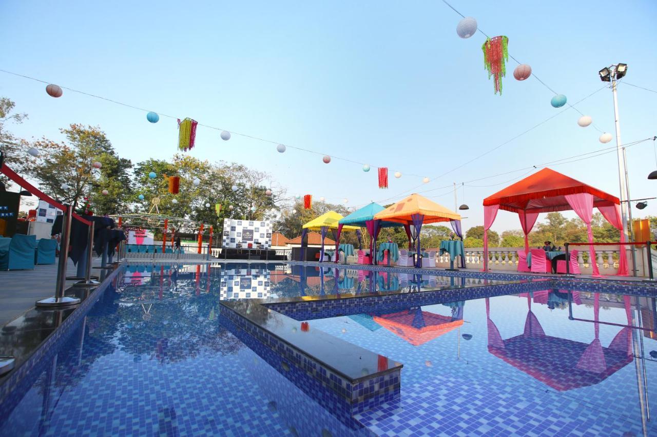 Maharaja The Royal Resort Thane Esterno foto